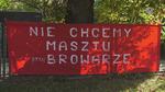 OSTROWIEC | Maszt wybudowany, mieszkańcy protestują