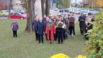 Ostrowczanie upamiętnili tragiczną rocznicę. W 1943 roku rozstrzelano 20 mieszkańców miasta. Zobacz zdjęcia i wideo