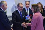 Pracownicy Domu Pomocy Społecznej przy ulicy Grabowieckiej w Ostrowcu Świętokrzyskim nagrodzeni z okazji Dnia Pracownika Socjalnego