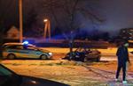 W Ostrowcu kierowca BMW wjechał w drzewo. Dostał 1500 złotych mandatu