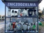 Zniczodzielnie na Cmentarzu Komunalnym wypełnione przed świętami