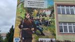 Mural upamiętniający Orlęta Lwowskie odsłonięty przy PSP nr 14 w Ostrowcu Świętokrzyskim